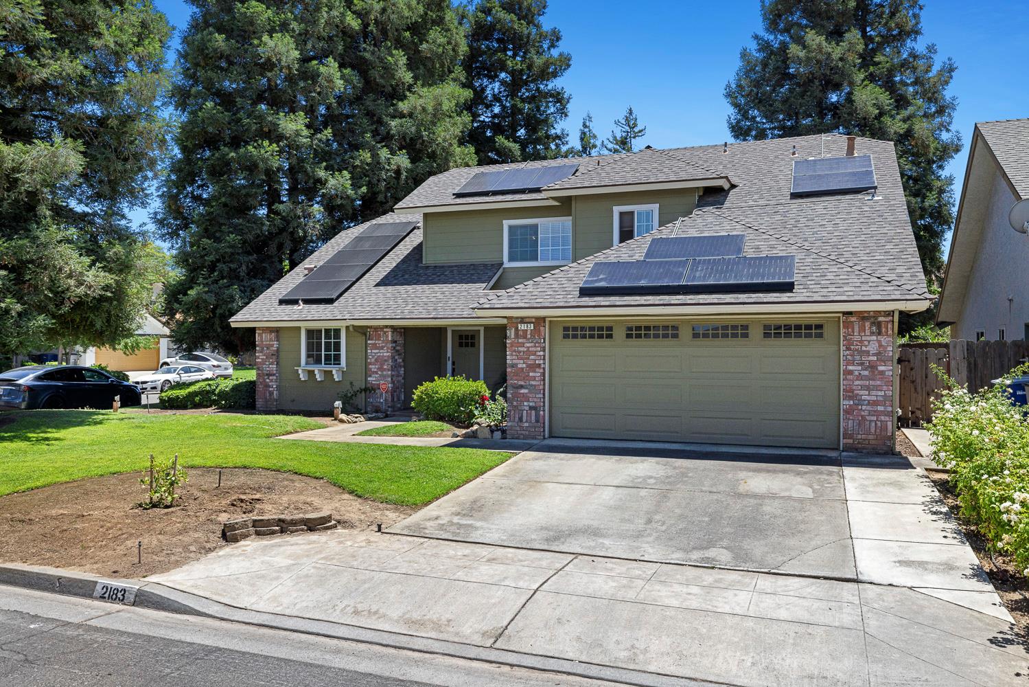 2183 E Fallbrook Ave, Fresno, CA 93720