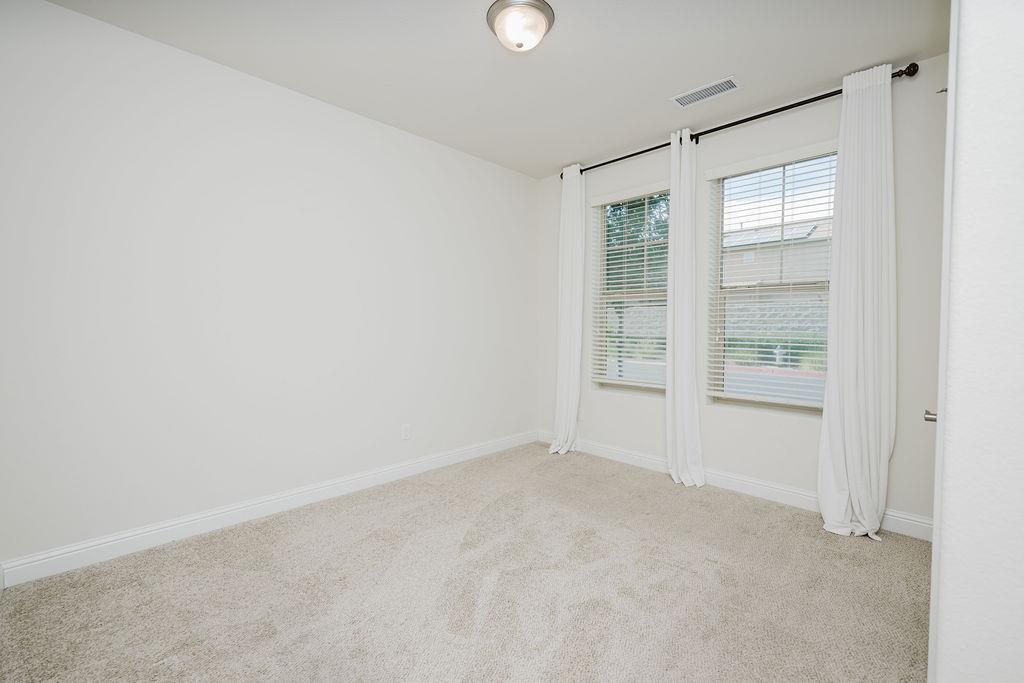 1407 E Via Azzurra Way, Fresno, CA 93730