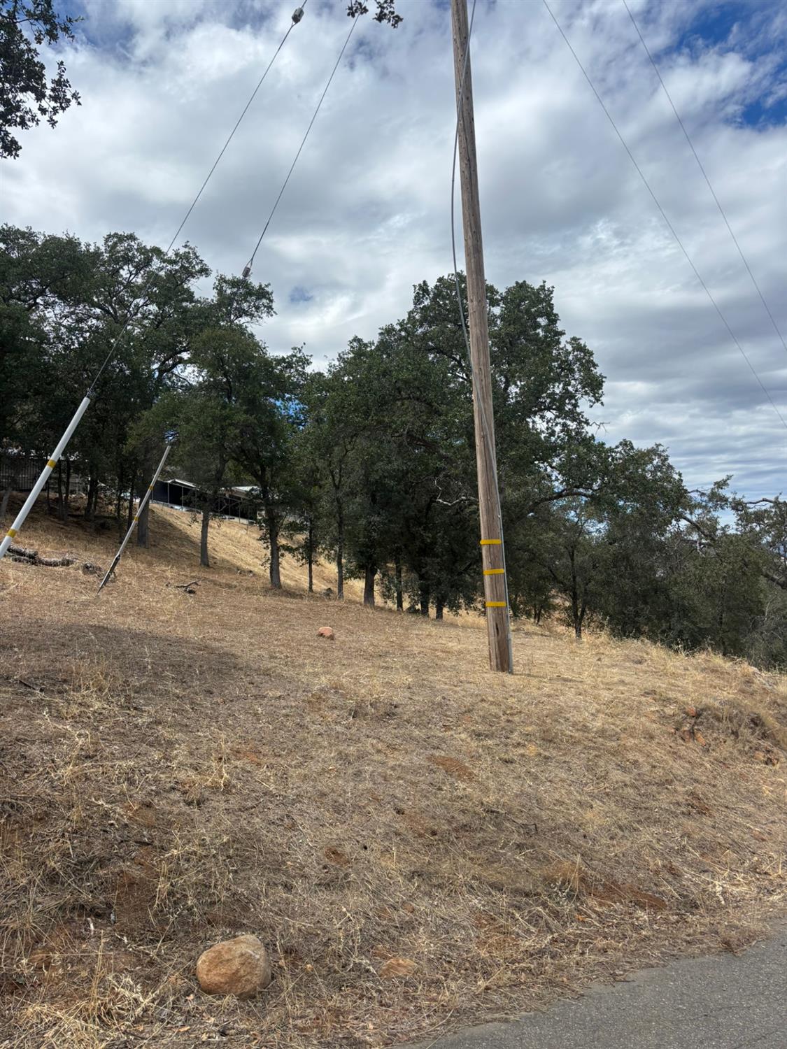 2609 Granite Ln, Catheys Valley, CA 95306