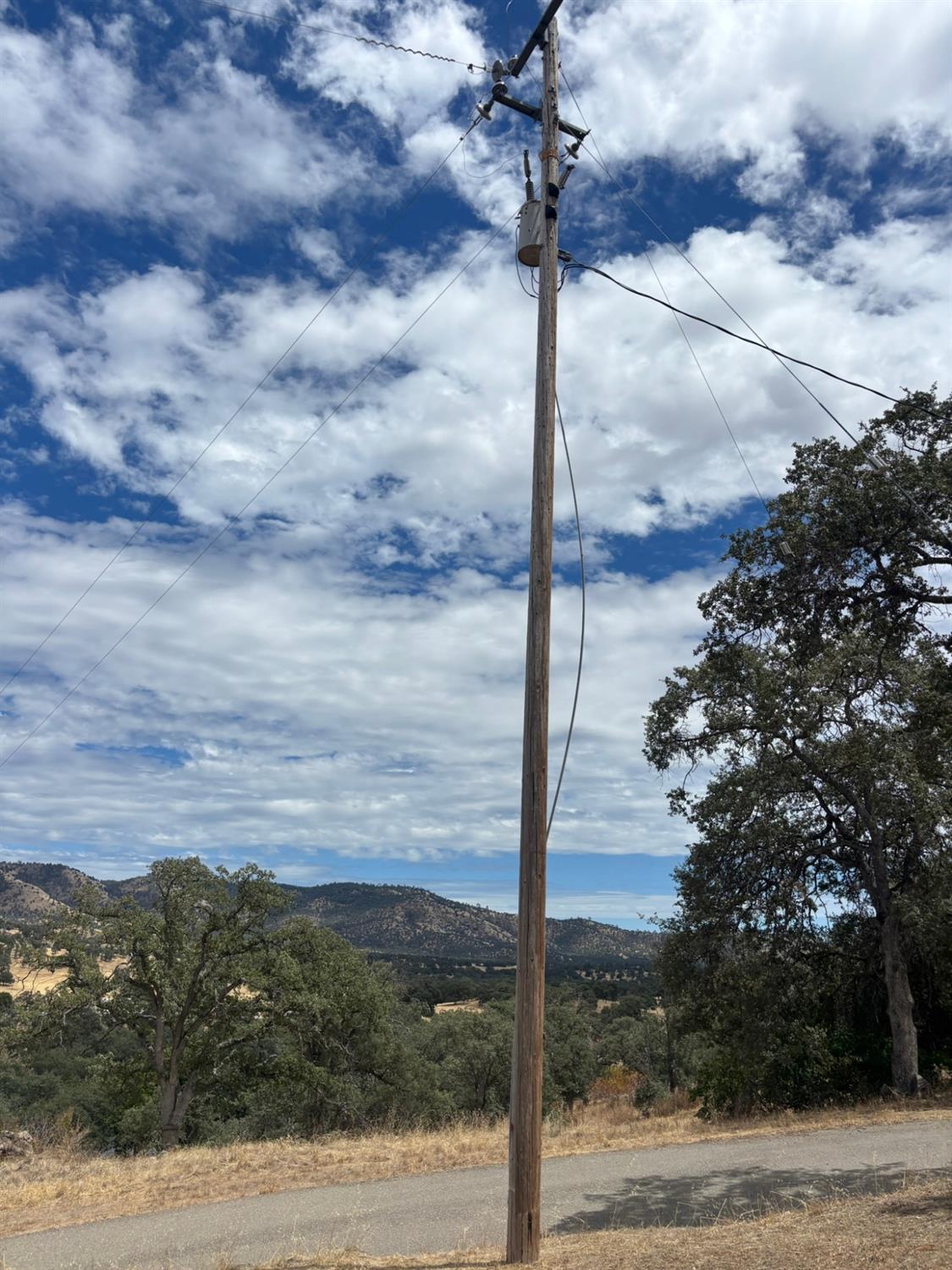 2609 Granite Ln, Catheys Valley, CA 95306
