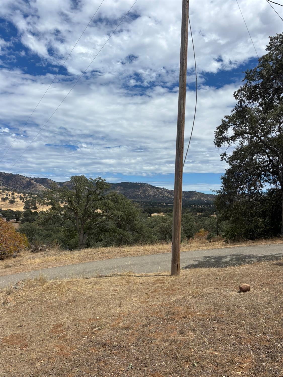 2609 Granite Ln, Catheys Valley, CA 95306