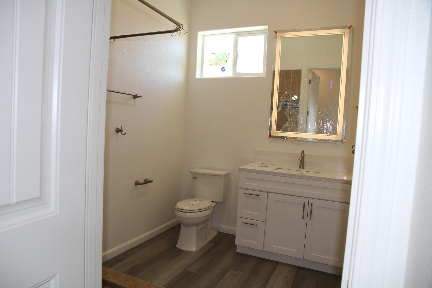 728 W Vassar, Fresno, CA 93705
