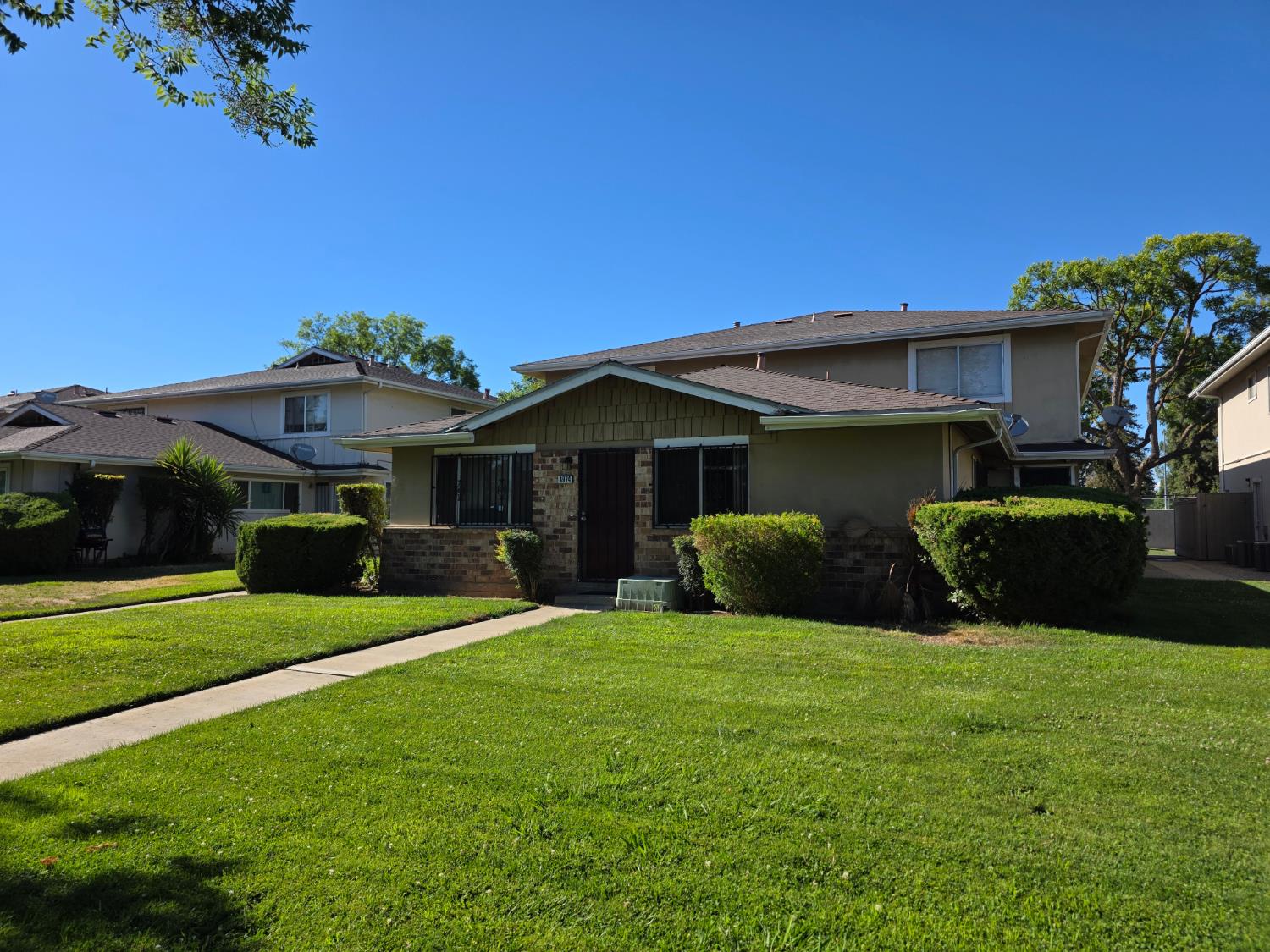 4974 N Holt Ave #102, Fresno, CA 93705
