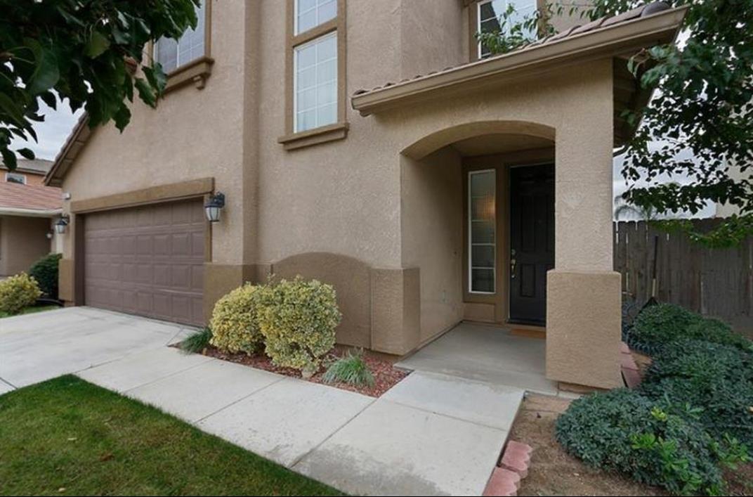 6653 E Braly Ave E, Fresno, CA 93727