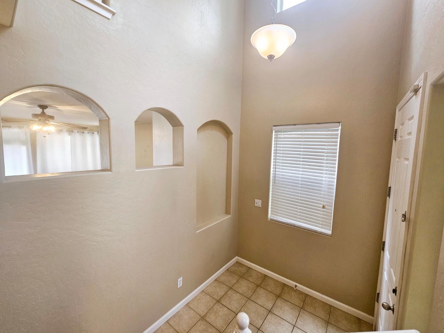 6653 E Braly Ave E, Fresno, CA 93727