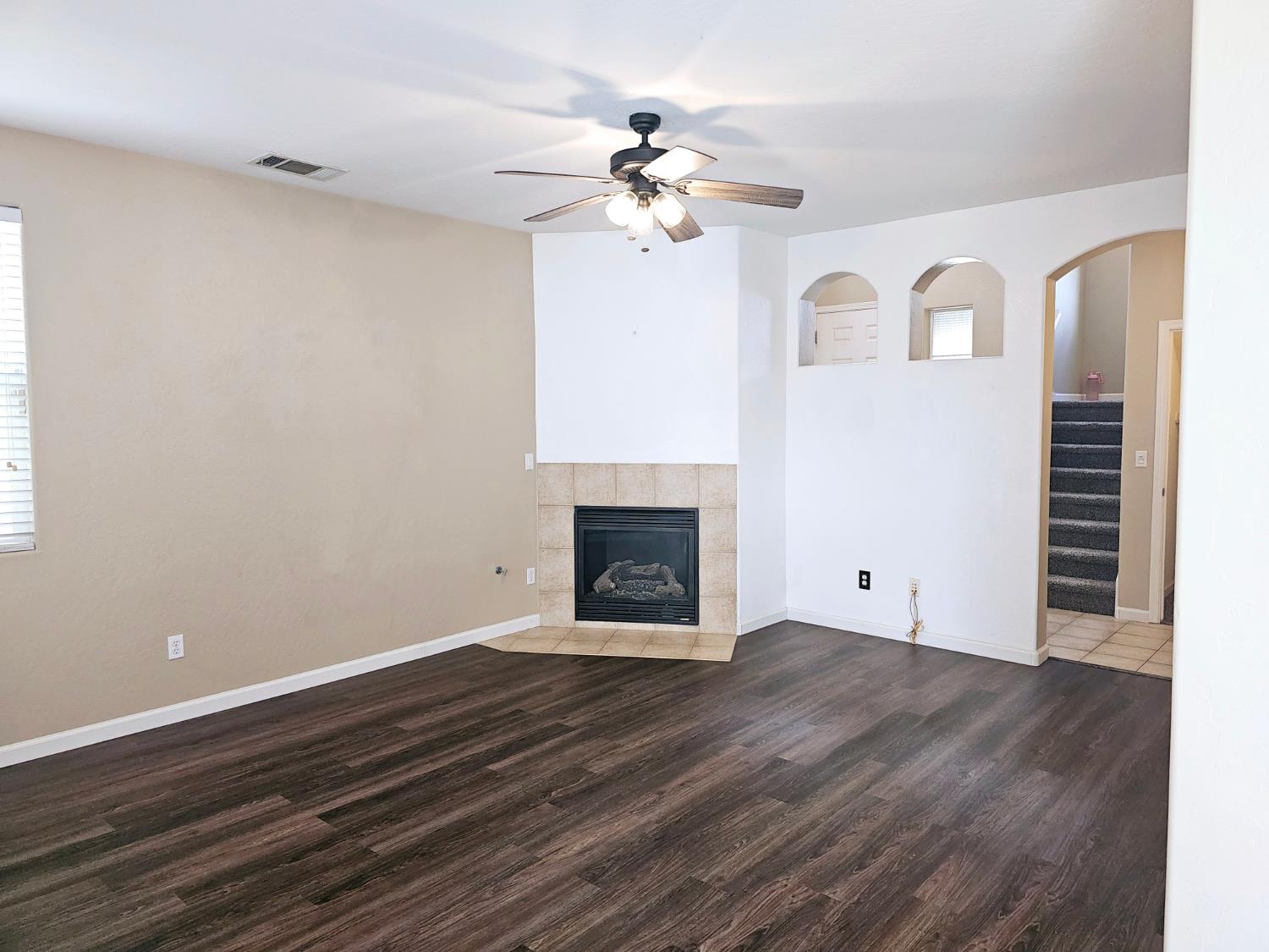 6653 E Braly Ave E, Fresno, CA 93727