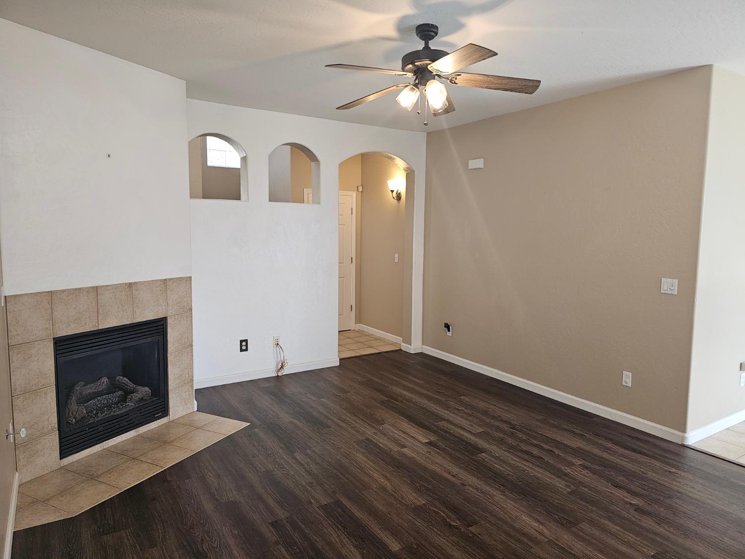 6653 E Braly Ave E, Fresno, CA 93727