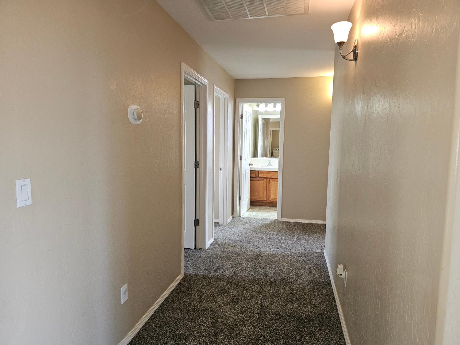 6653 E Braly Ave E, Fresno, CA 93727