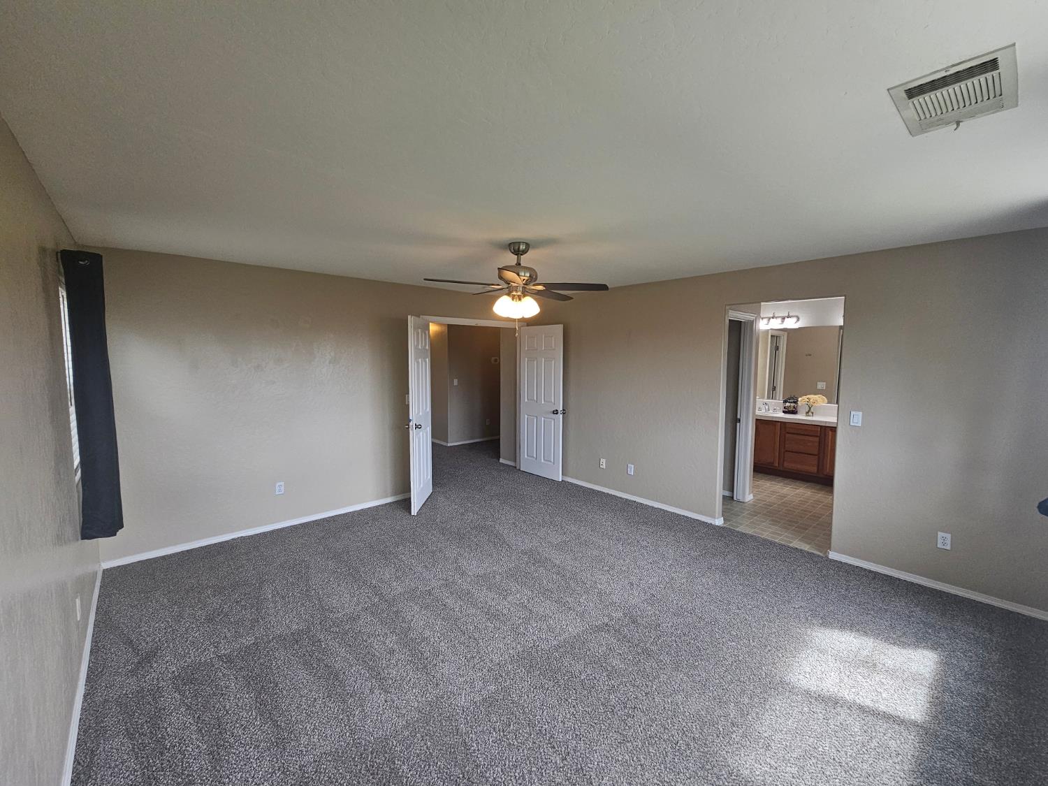 6653 E Braly Ave E, Fresno, CA 93727