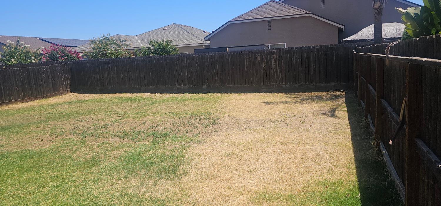 6653 E Braly Ave, Fresno, CA 93727