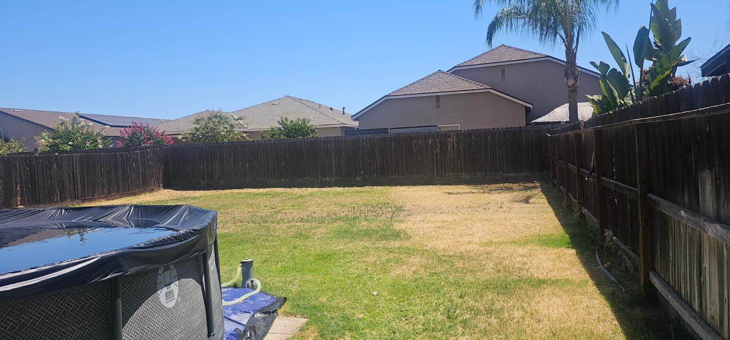 6653 E Braly Ave, Fresno, CA 93727