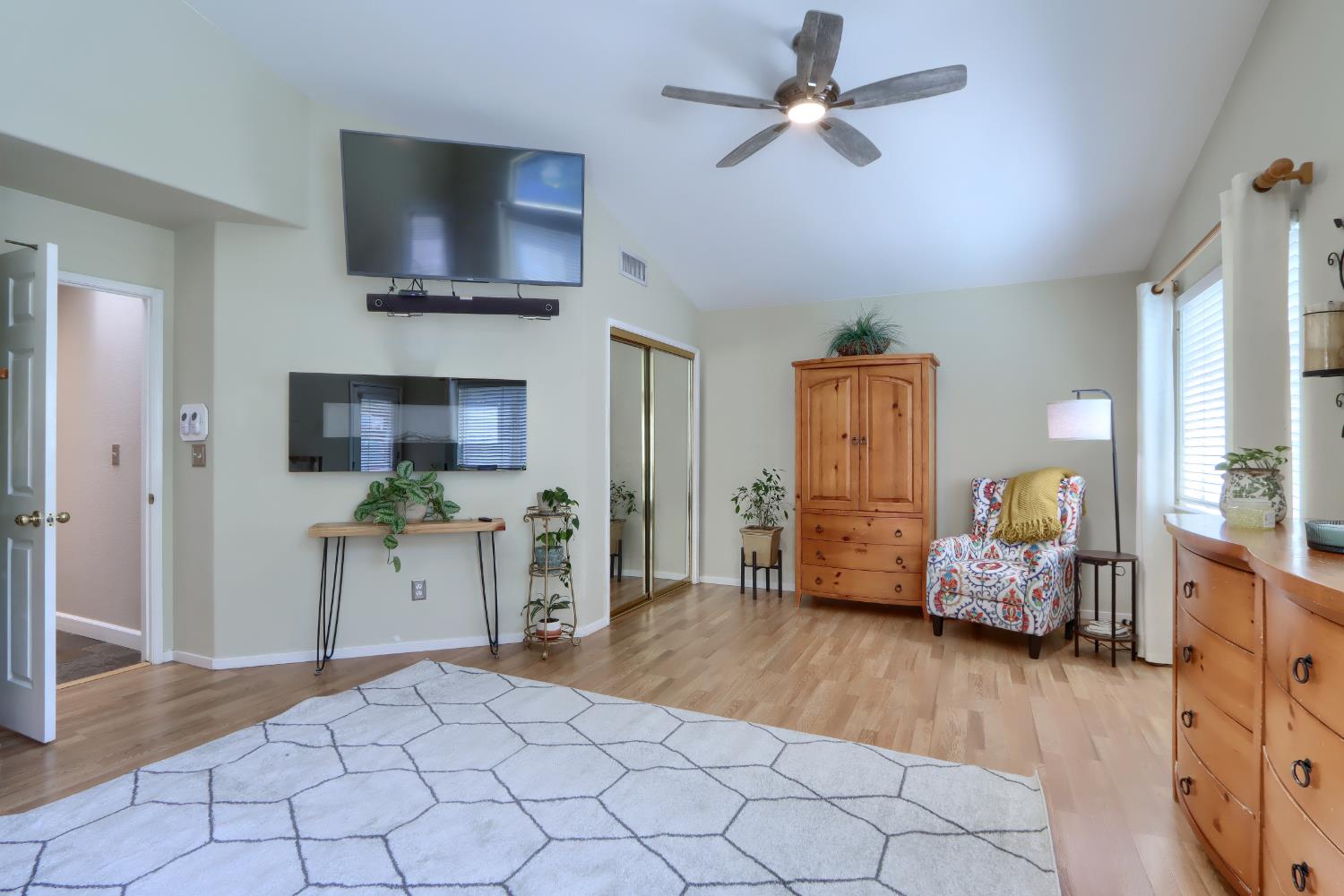 7440 N Wheeler, Fresno, CA 93722