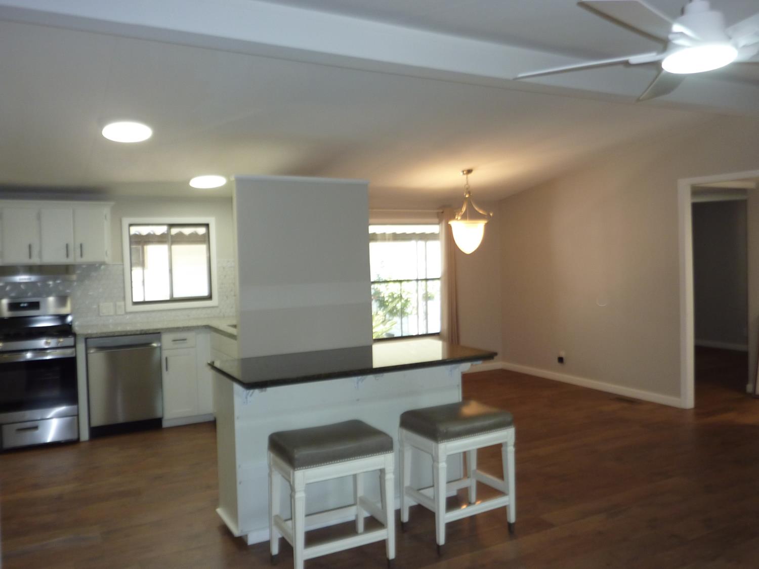 221 W Herndon Ave #50, Fresno, CA 93650