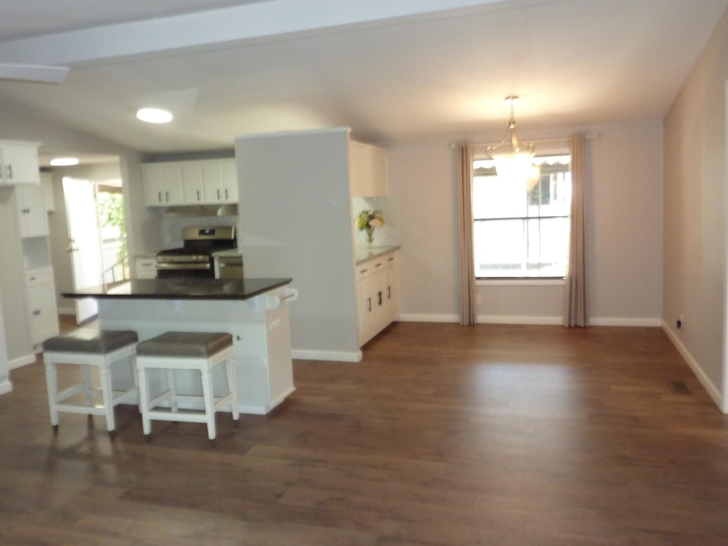 221 W Herndon Ave #50, Fresno, CA 93650