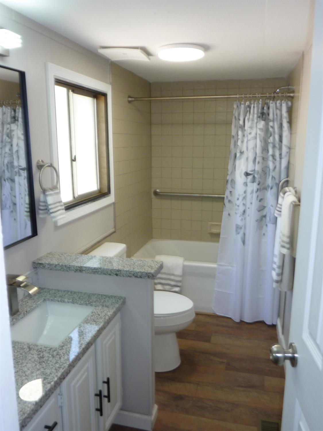221 W Herndon Ave #50, Fresno, CA 93650