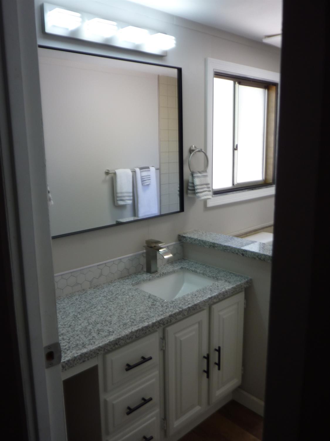 221 W Herndon Ave #50, Fresno, CA 93650