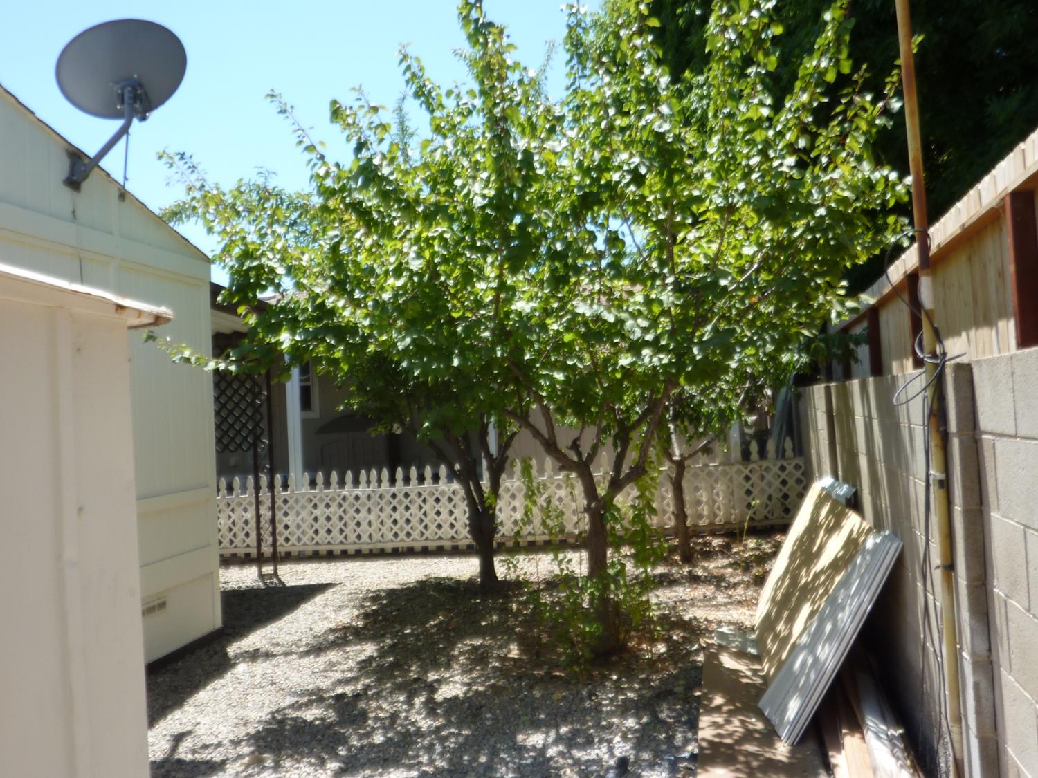 221 W Herndon Ave #50, Fresno, CA 93650
