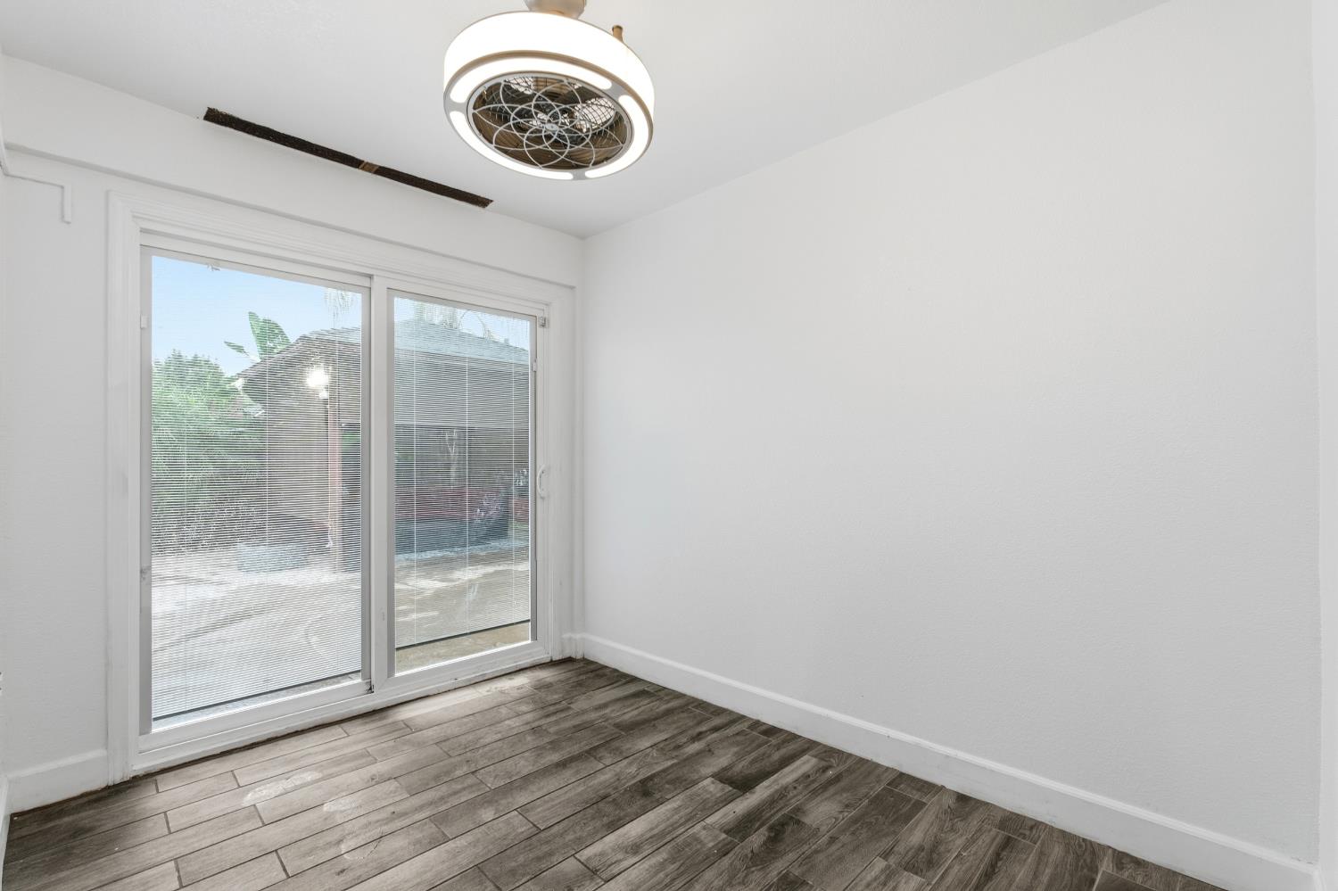 8735 N CEDAR Ave #151, Fresno, CA 93720