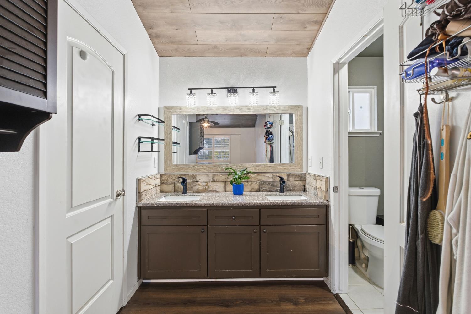 8735 N CEDAR Ave #151, Fresno, CA 93720