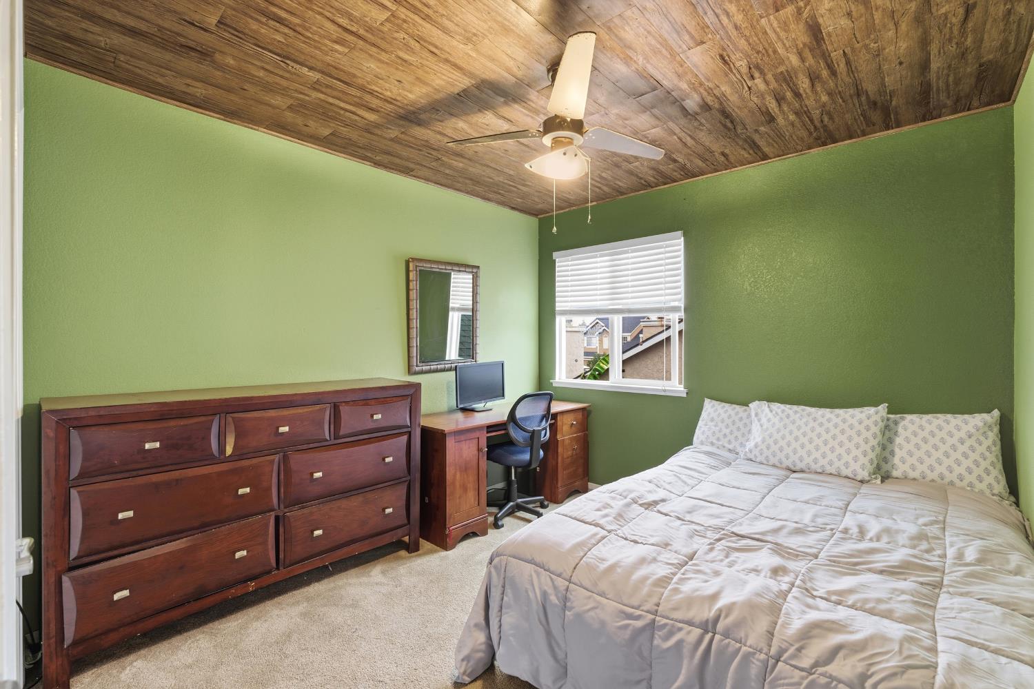 8735 N CEDAR Ave #151, Fresno, CA 93720