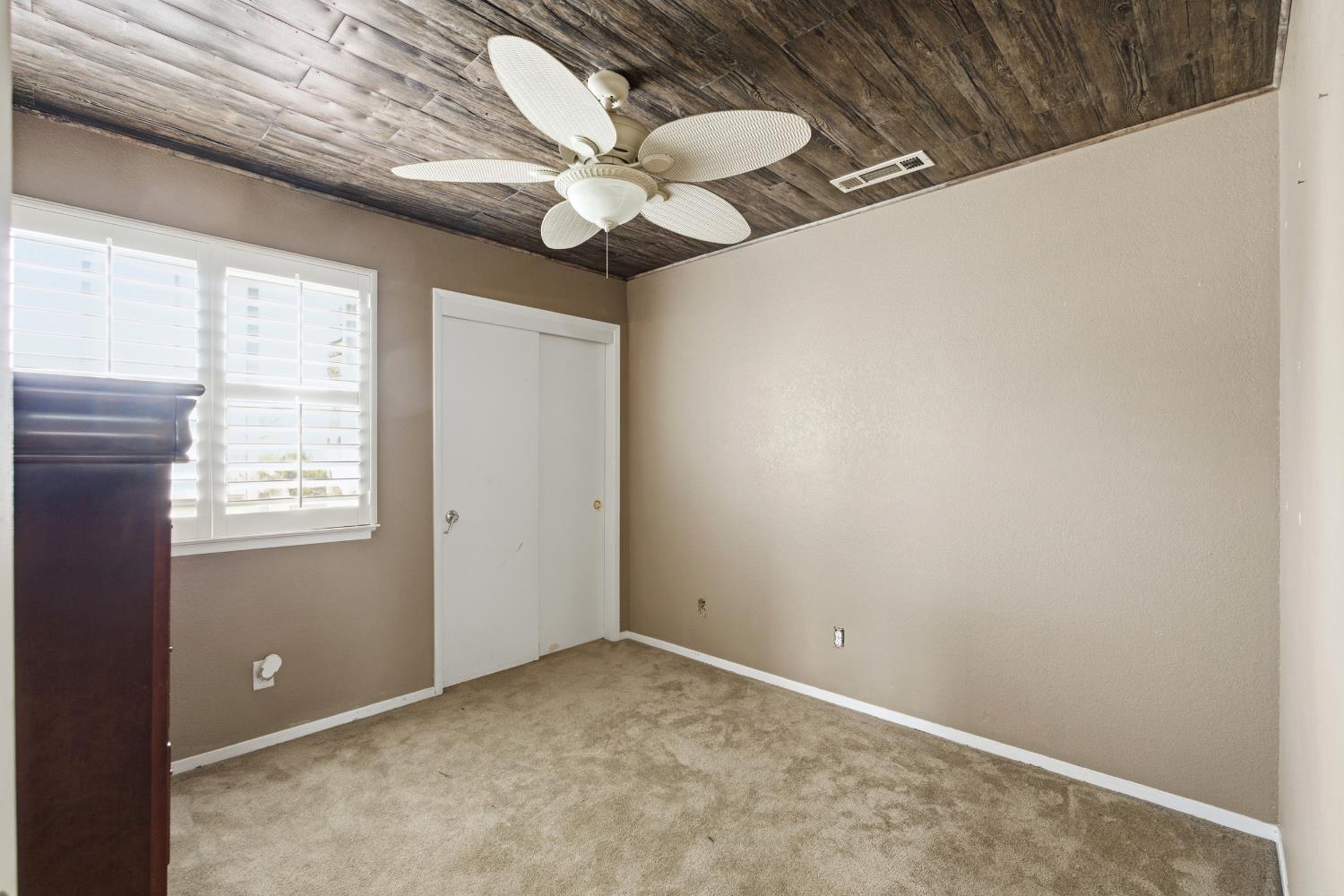 8735 N CEDAR Ave #151, Fresno, CA 93720