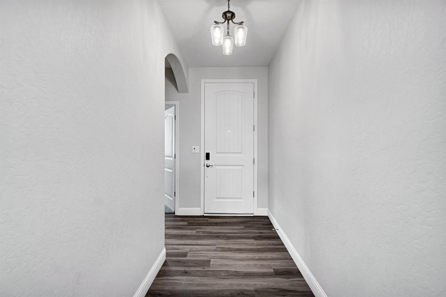 1121 Wasatch Dr, Madera, CA 93638