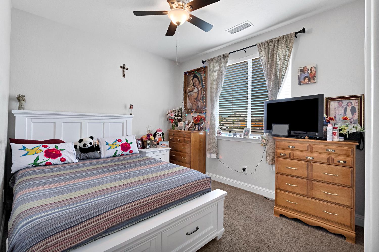 1121 Wasatch Dr, Madera, CA 93638