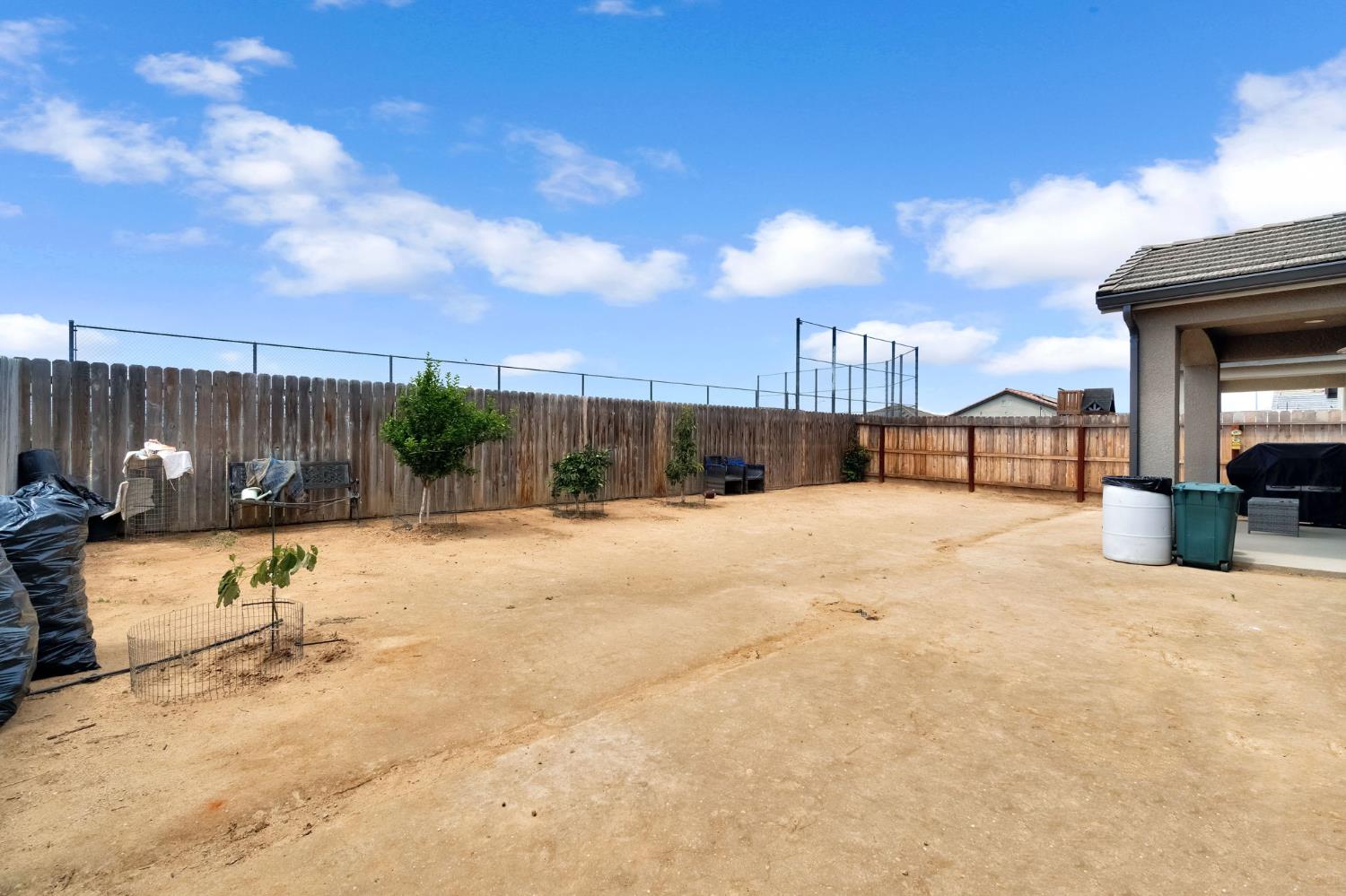 1121 Wasatch Dr, Madera, CA 93638
