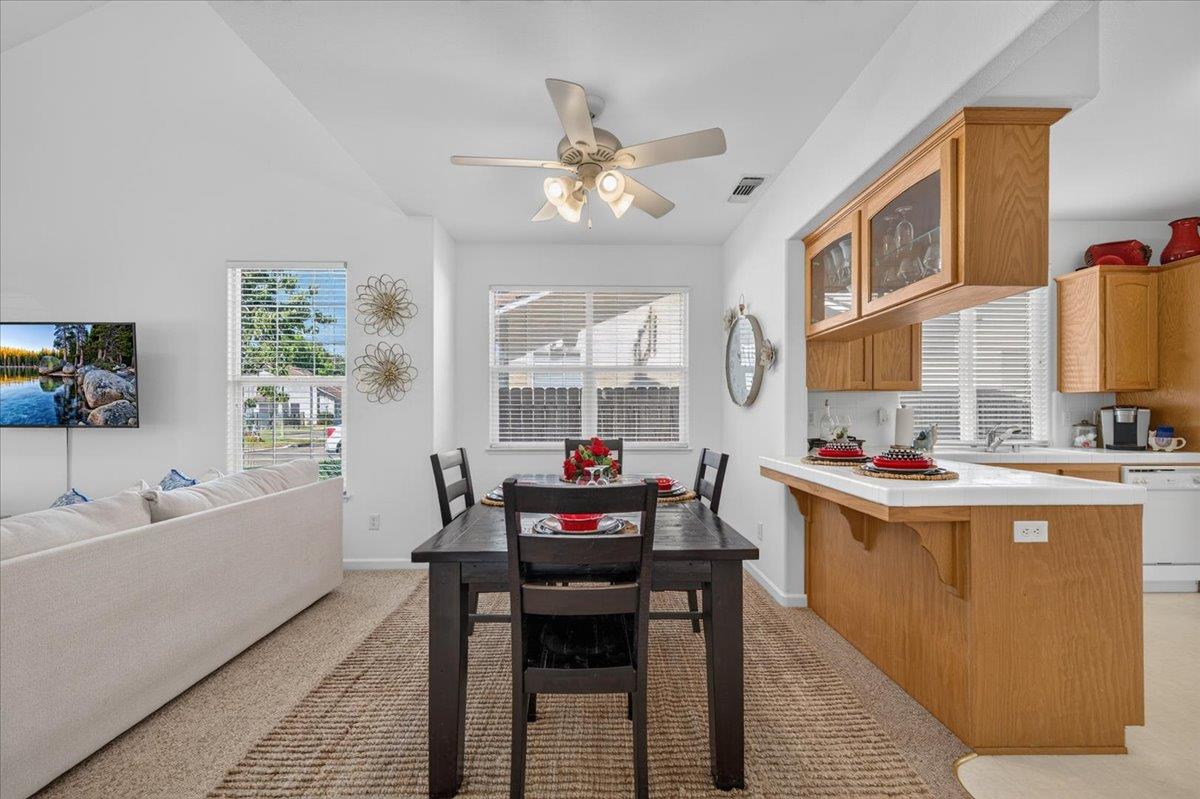 337 Village Drive, Dinuba, CA 93618