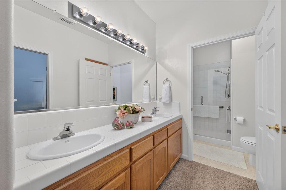 337 Village Drive, Dinuba, CA 93618