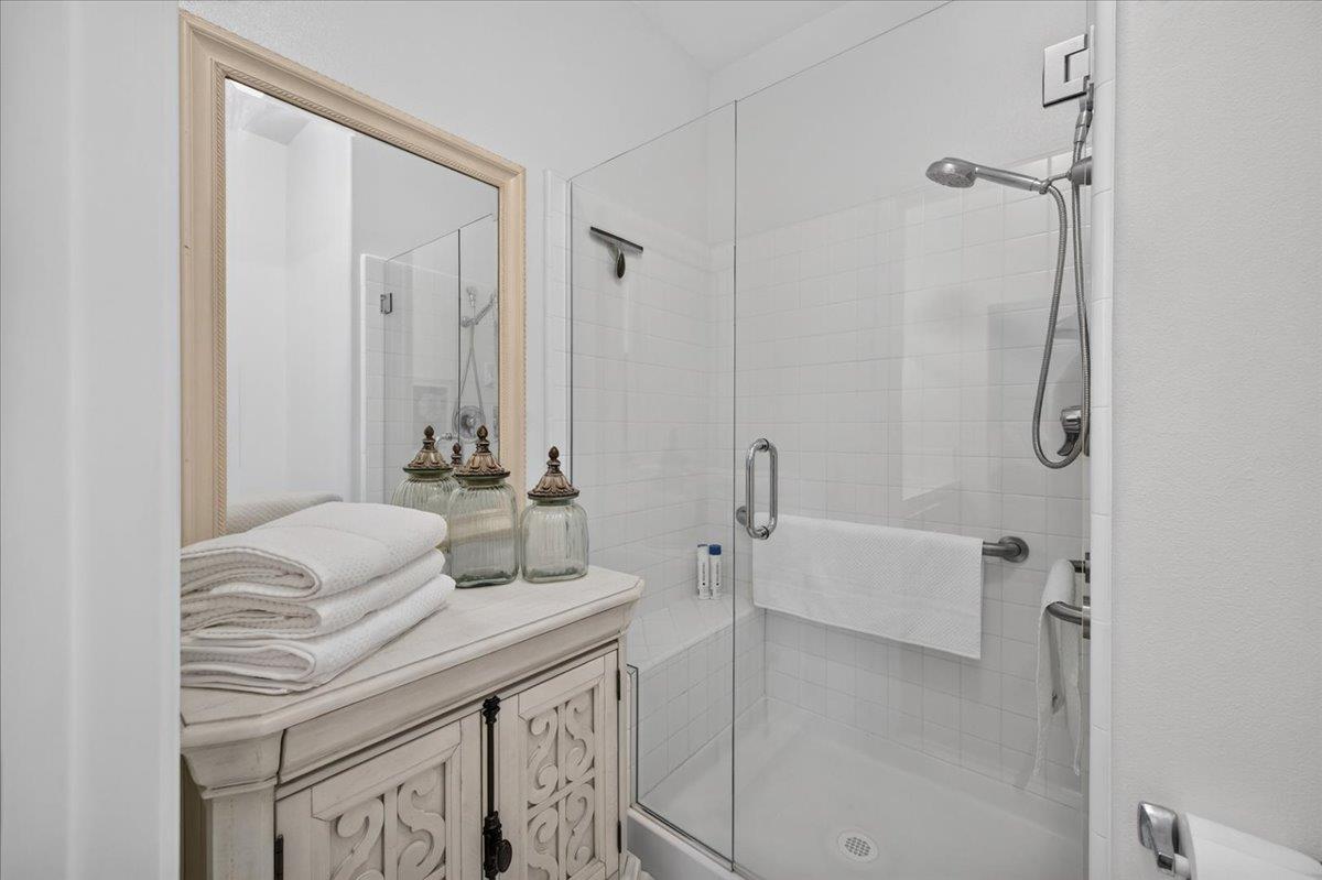 337 Village Drive, Dinuba, CA 93618