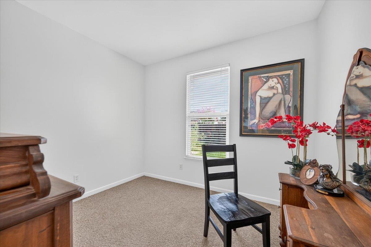 337 Village Drive, Dinuba, CA 93618