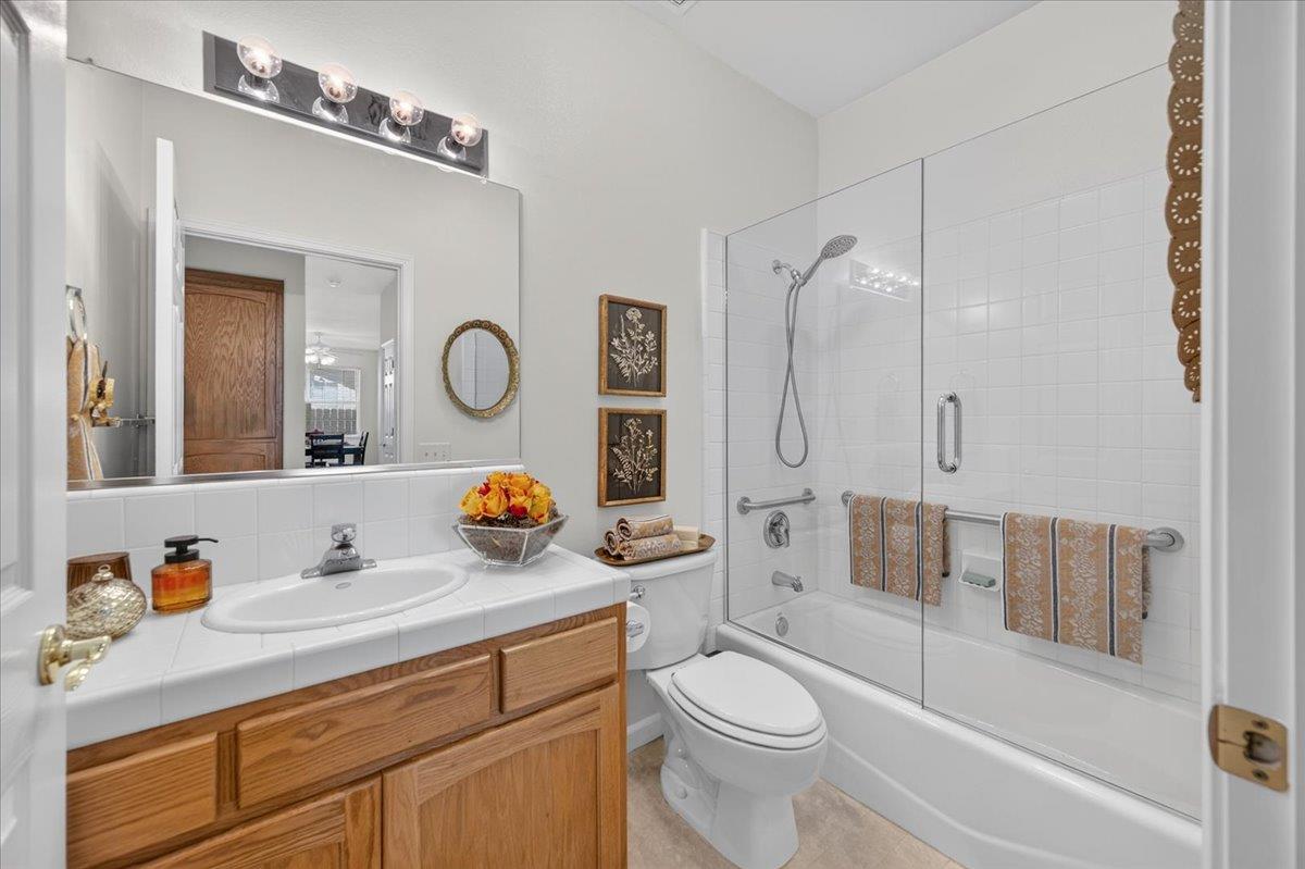337 Village Drive, Dinuba, CA 93618