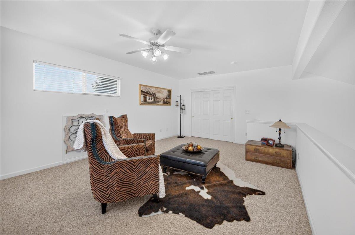 337 Village Drive, Dinuba, CA 93618