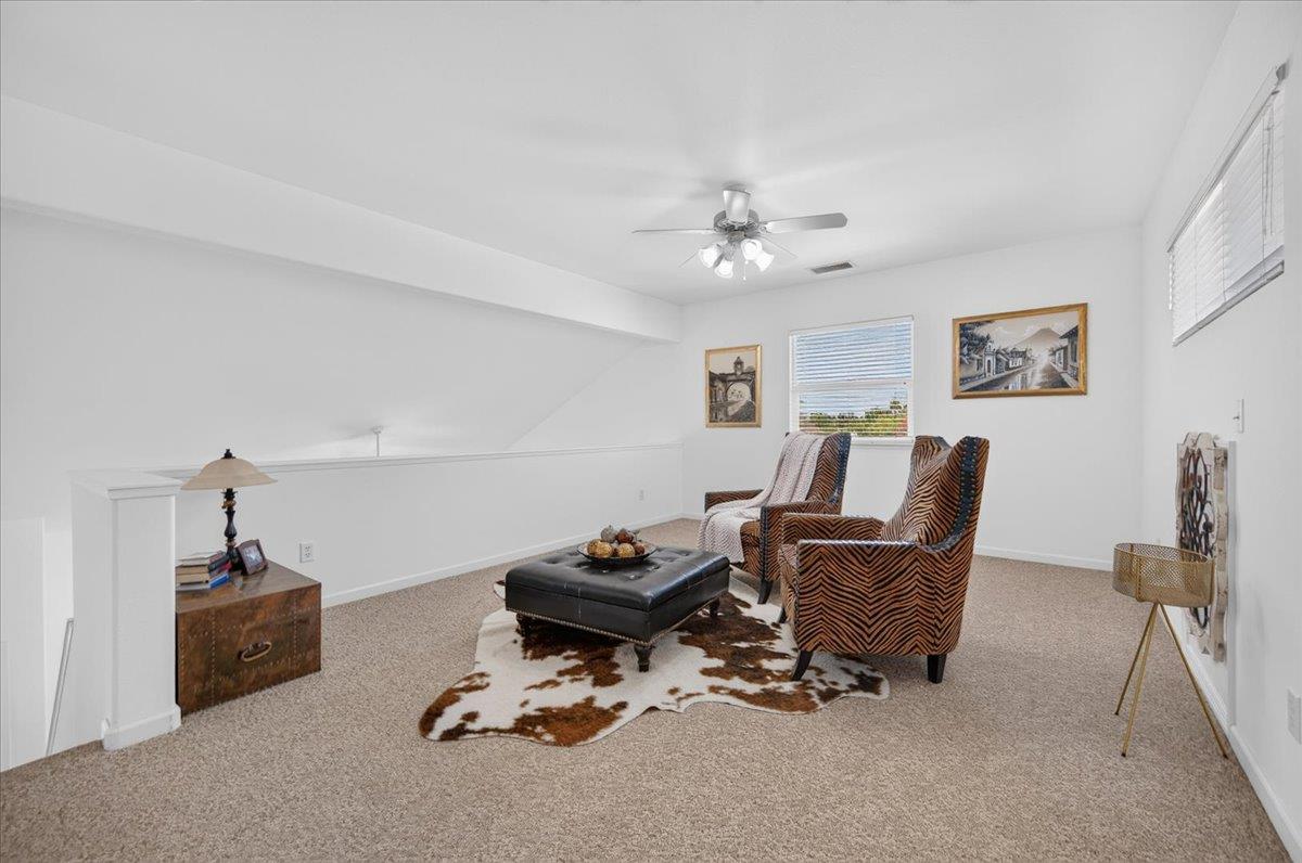 337 Village Drive, Dinuba, CA 93618