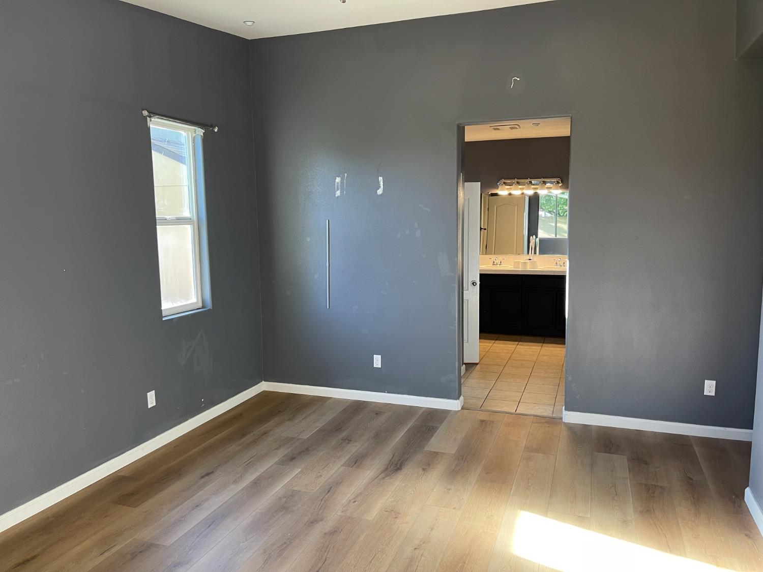 6671 E Harwood Ave, Fresno, CA 93727