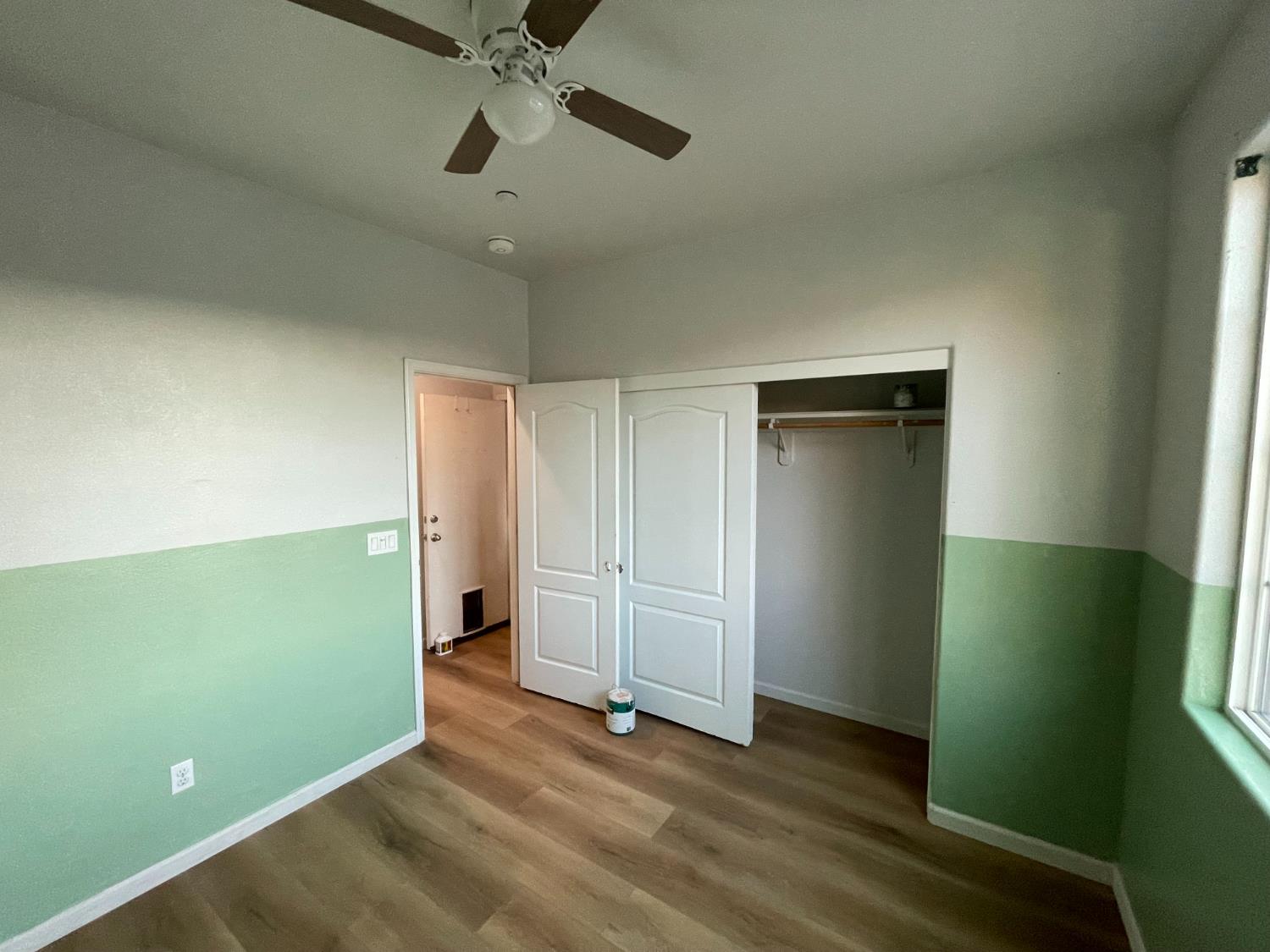 6671 E Harwood Ave, Fresno, CA 93727