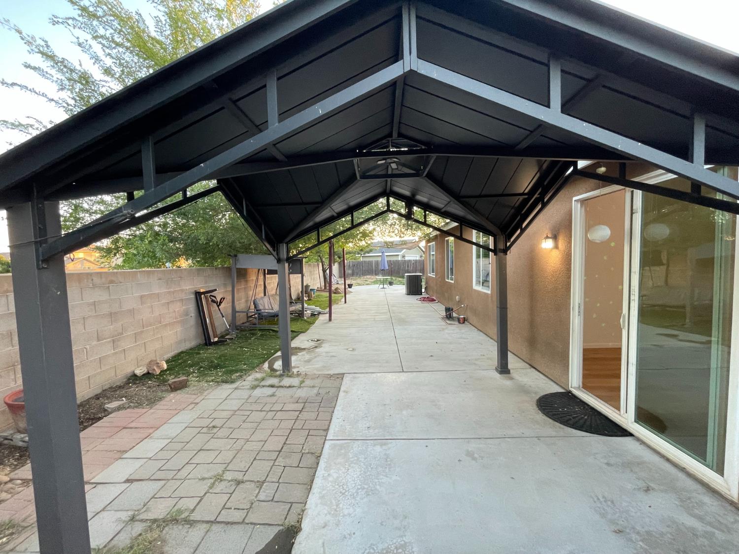 6671 E Harwood Ave, Fresno, CA 93727