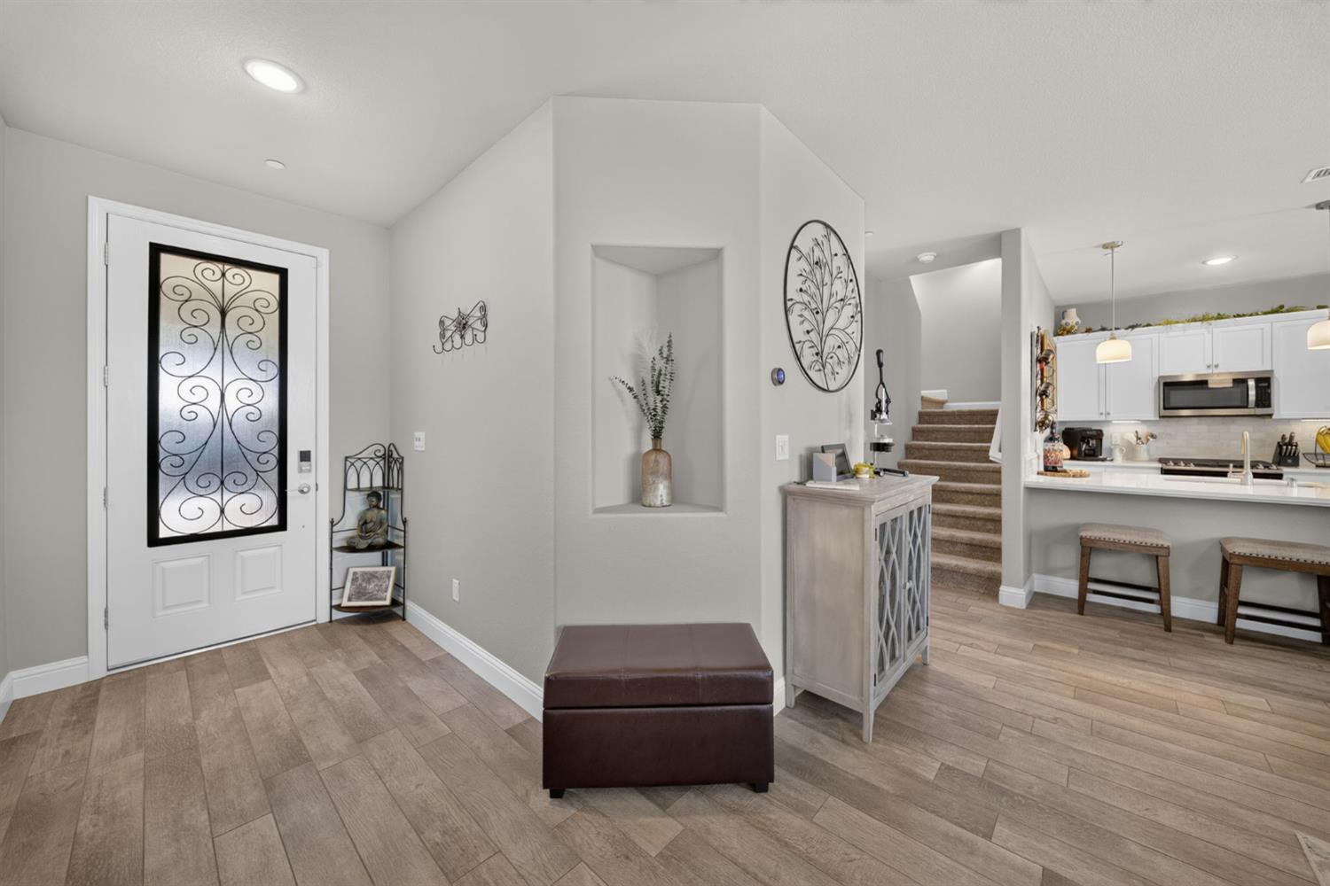 1426 E Via Dorata Way, Fresno, CA 93730