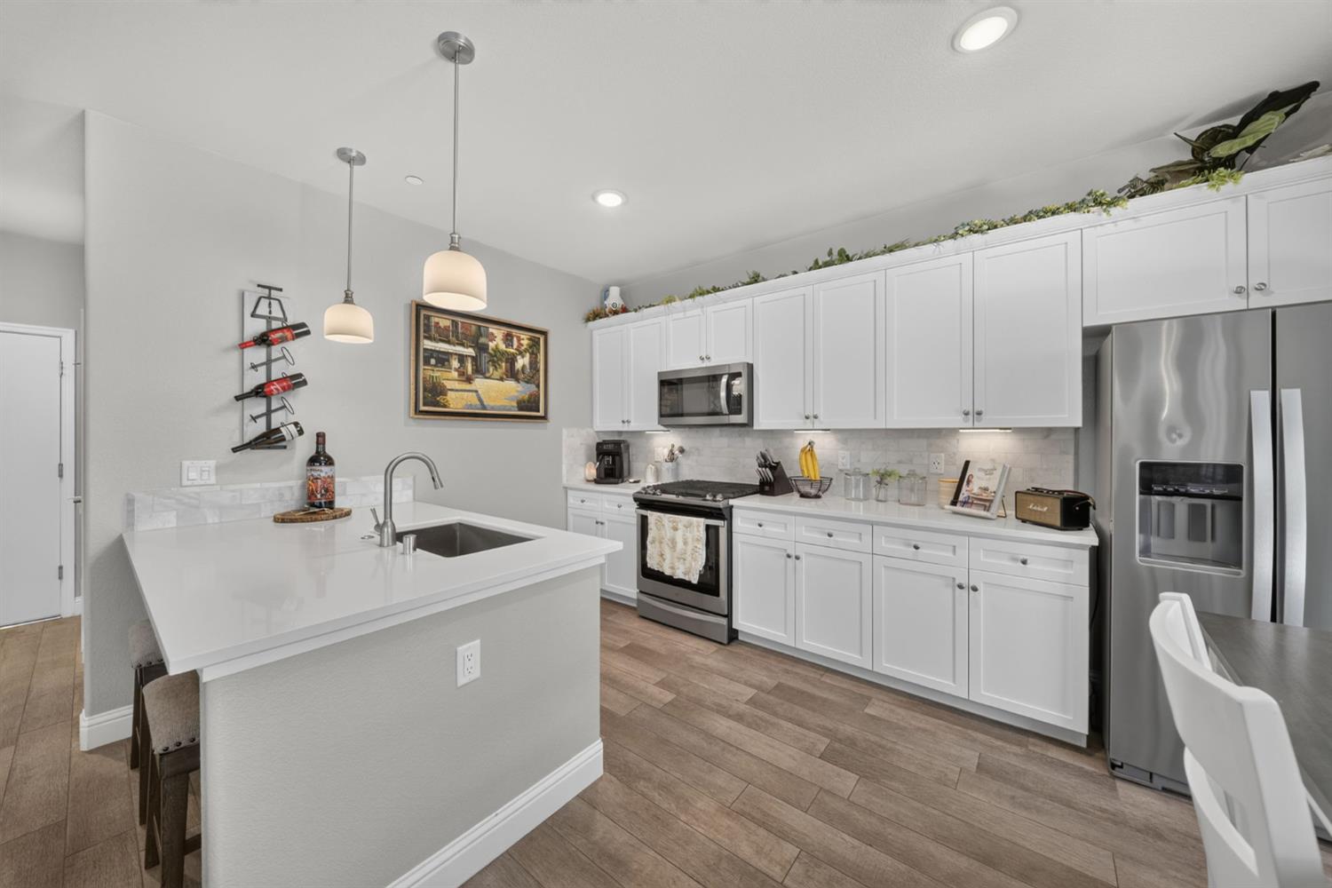 1426 E Via Dorata Way, Fresno, CA 93730
