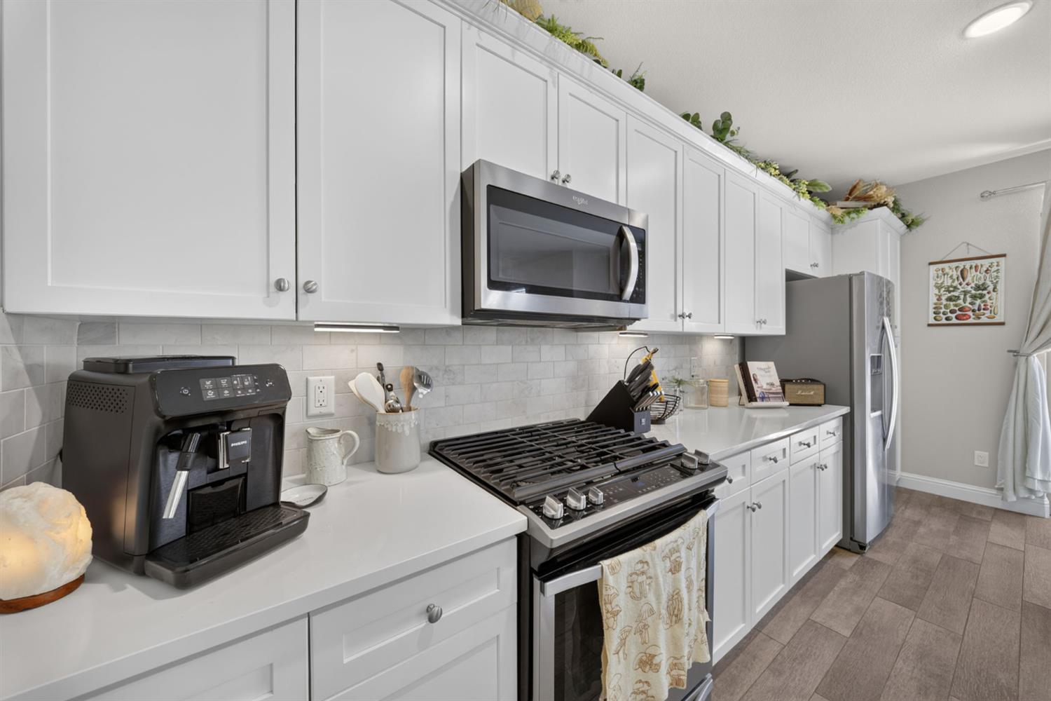 1426 E Via Dorata Way, Fresno, CA 93730