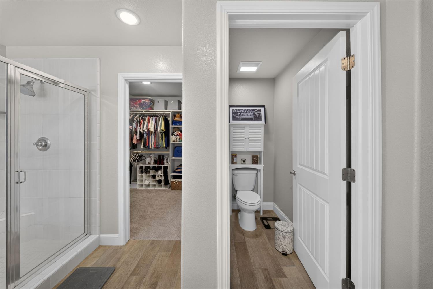 1426 E Via Dorata Way, Fresno, CA 93730