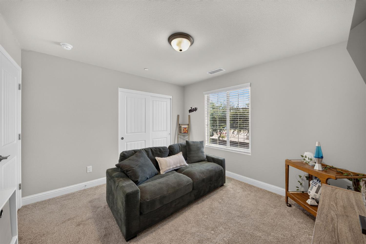 1426 E Via Dorata Way, Fresno, CA 93730