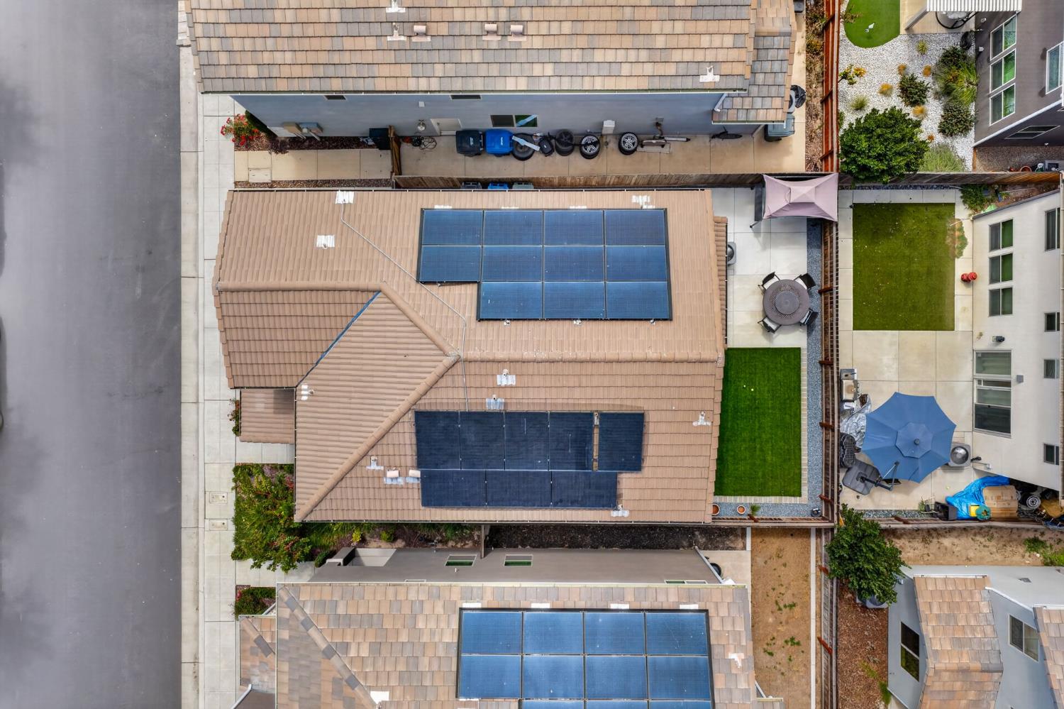 1426 E Via Dorata Way, Fresno, CA 93730