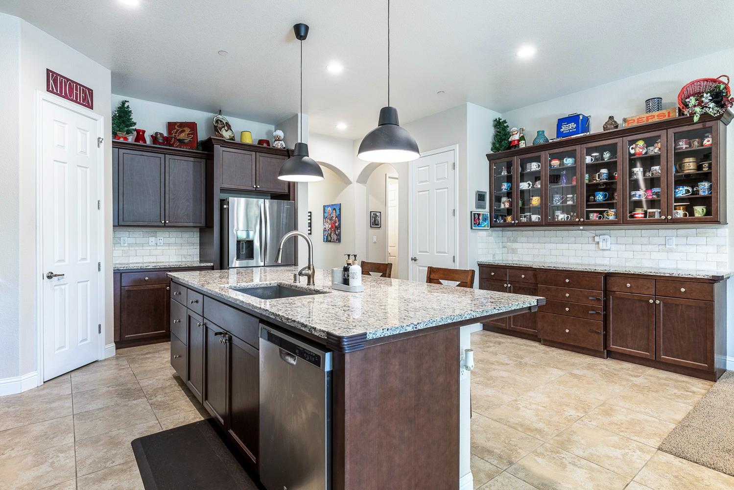 5796 N San Miguel Ave, Fresno, CA 93723