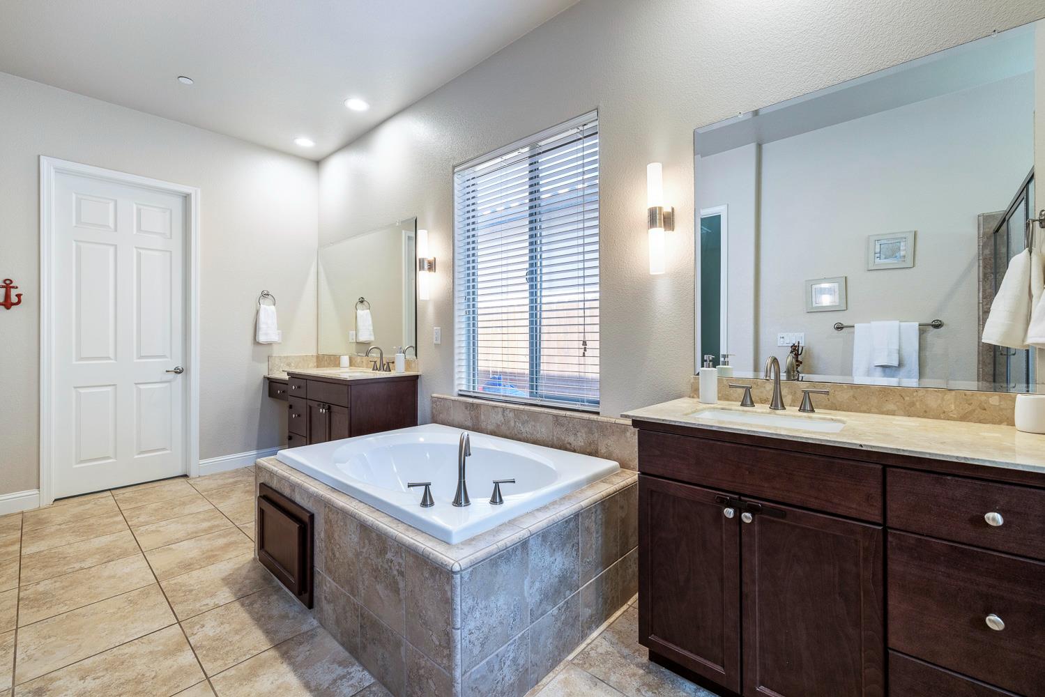 5796 N San Miguel Ave, Fresno, CA 93723
