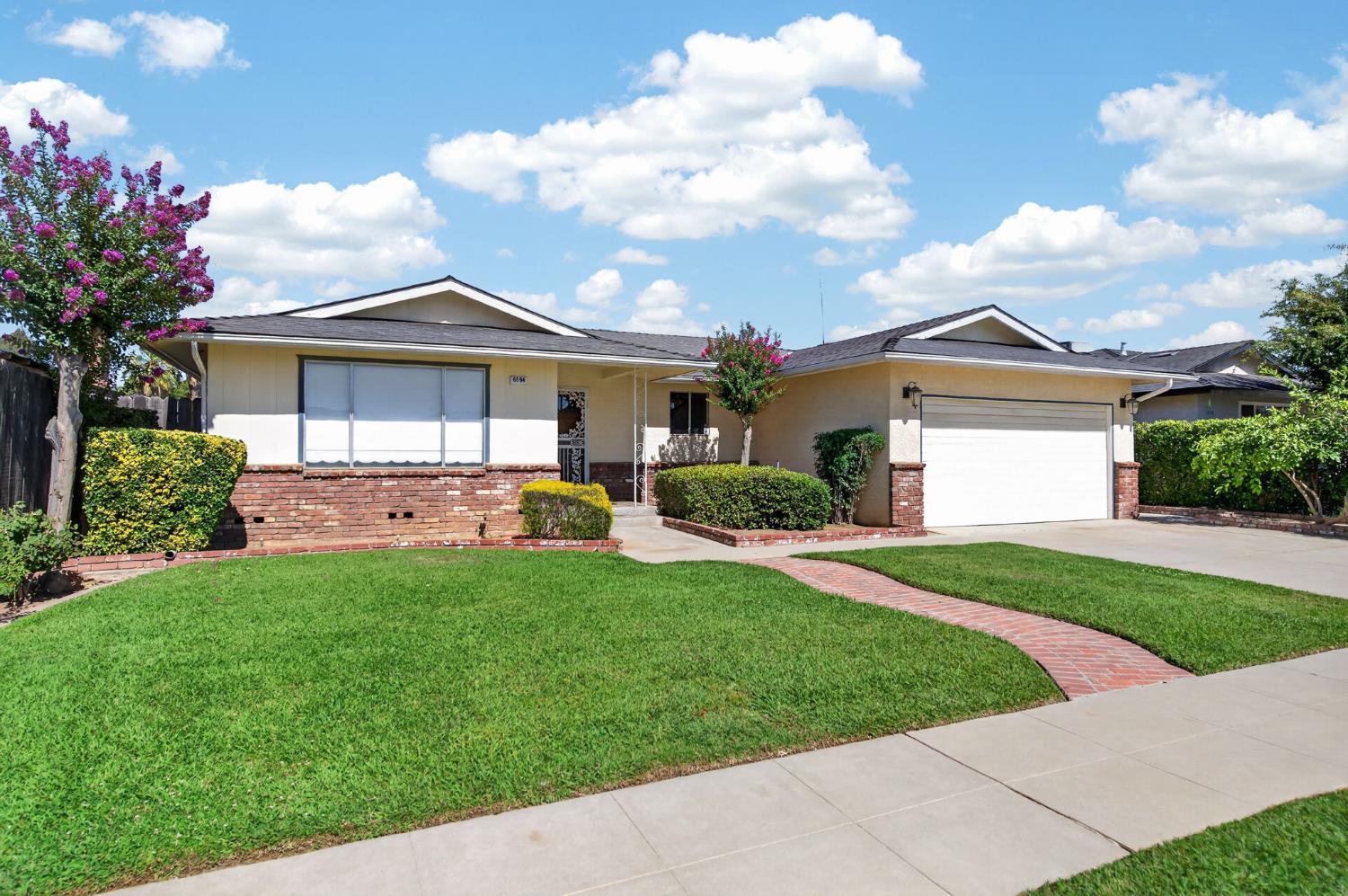 6594 N Woodrow Ave, Fresno, CA 93710
