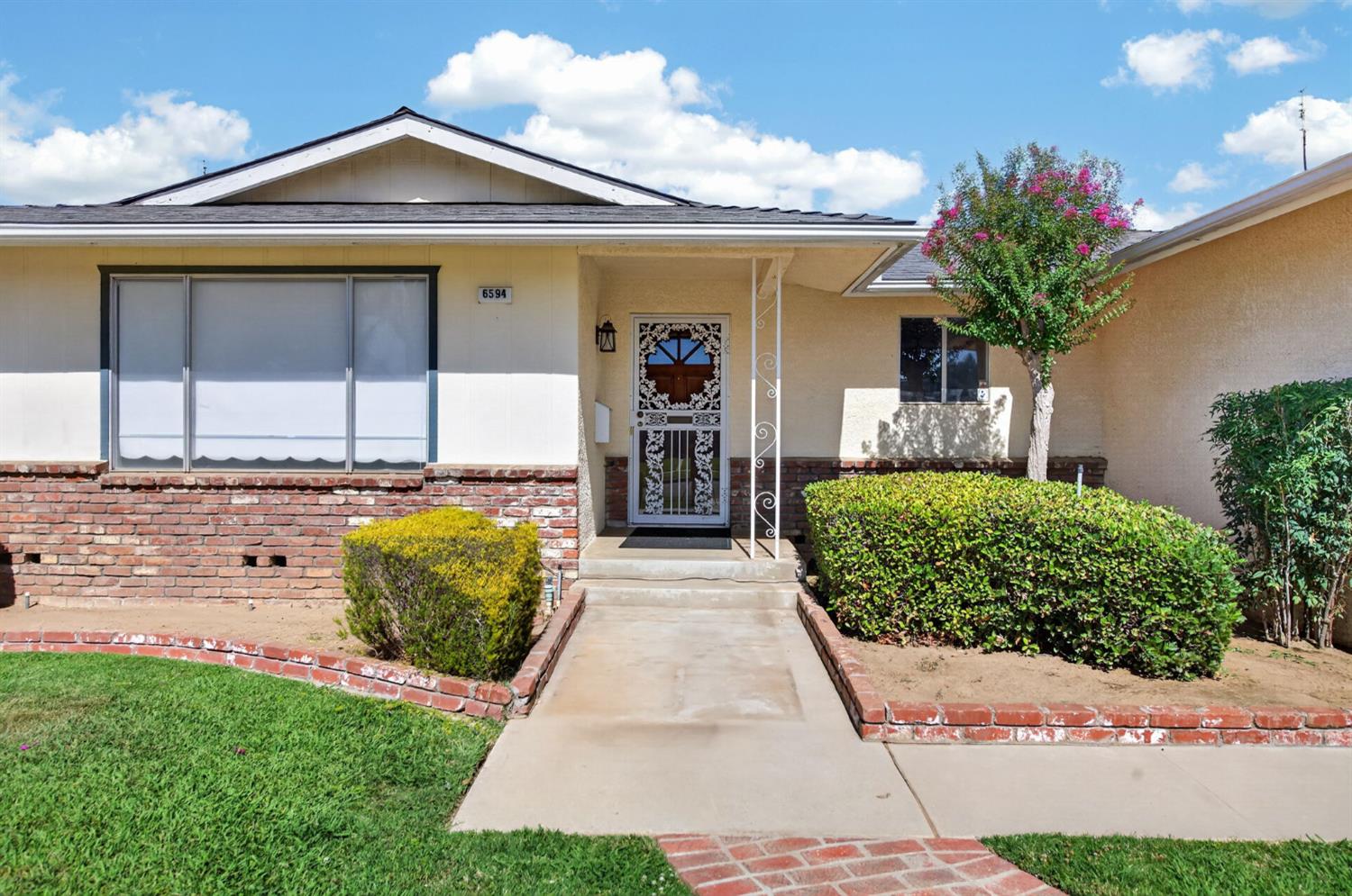 6594 N Woodrow Ave, Fresno, CA 93710