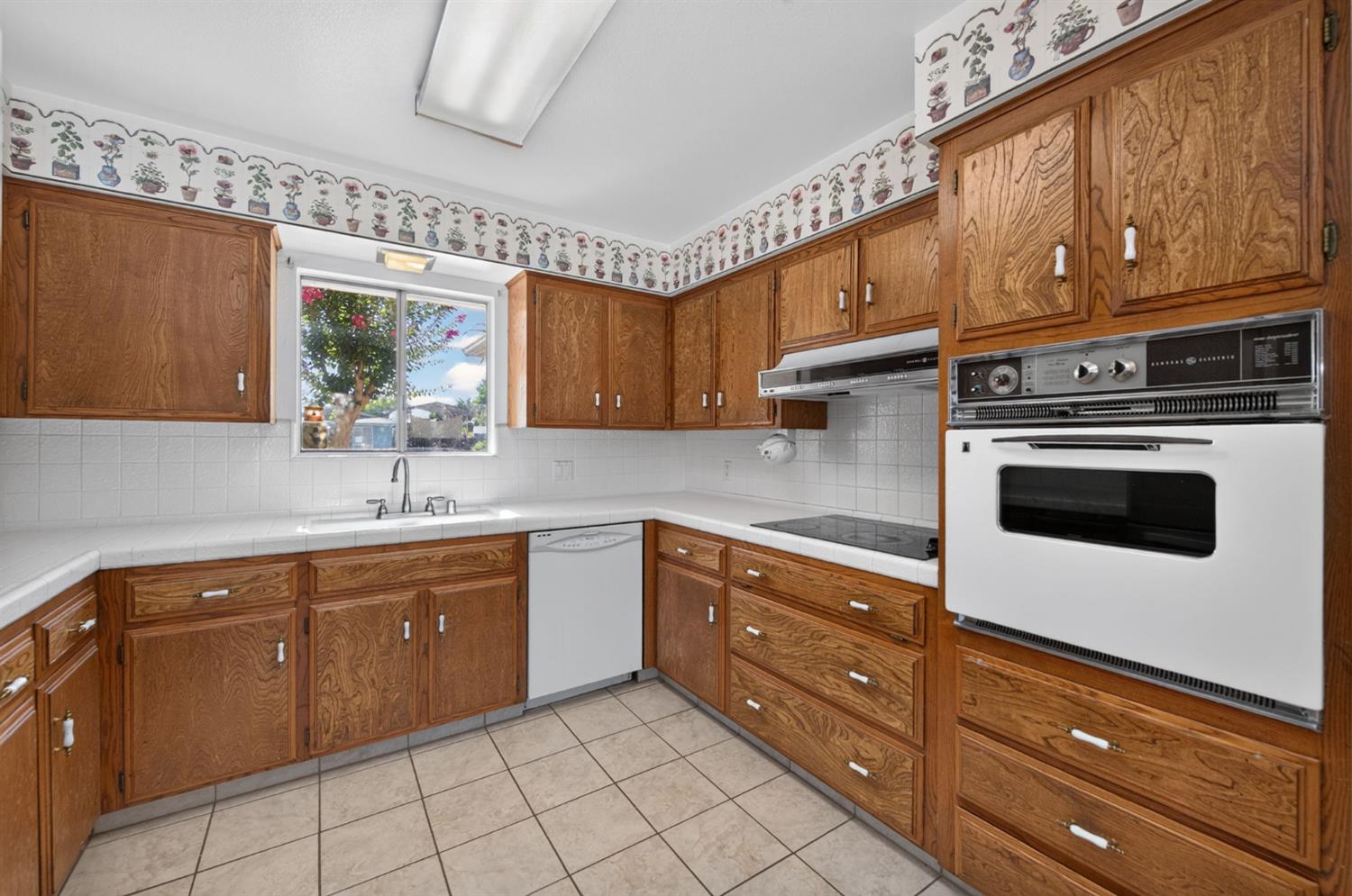 6594 N Woodrow Ave, Fresno, CA 93710