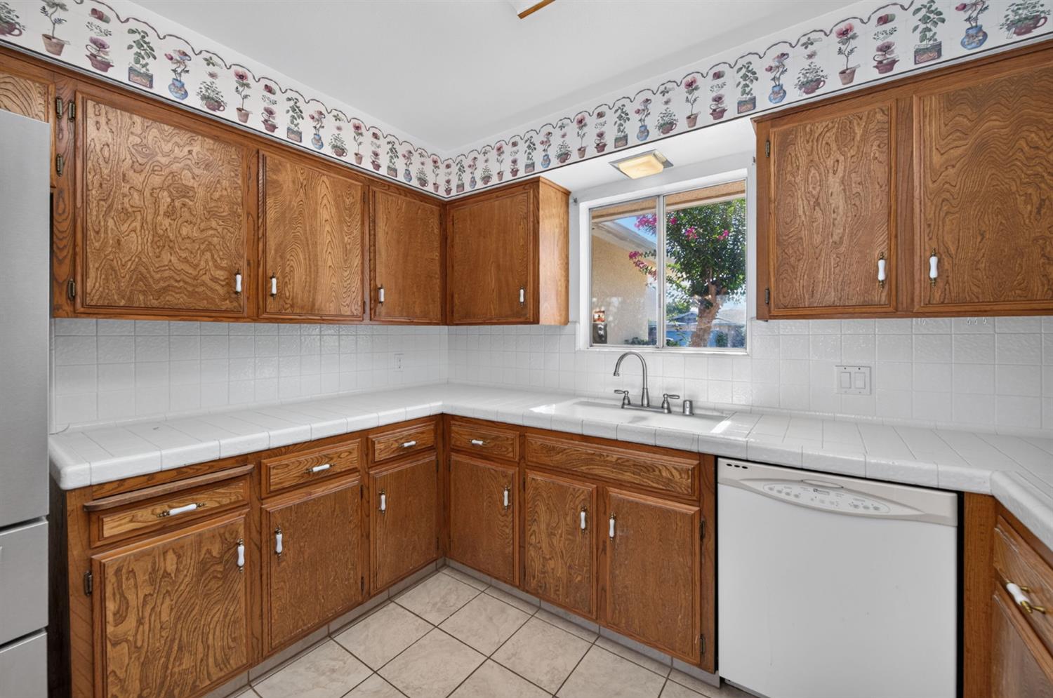 6594 N Woodrow Ave, Fresno, CA 93710
